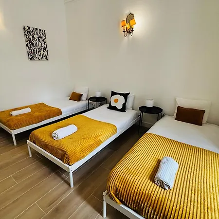 Albergue Location For Tourists, Centre *