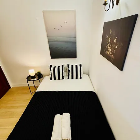 Albergue Location For Tourists, Centre *