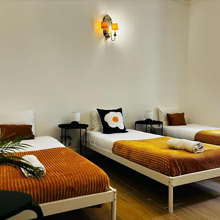 Location For Tourists, Centre