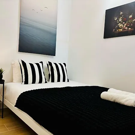 Location For Tourists, Centre