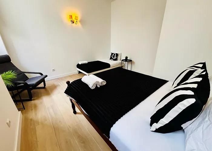 Location For Tourists, Centre *