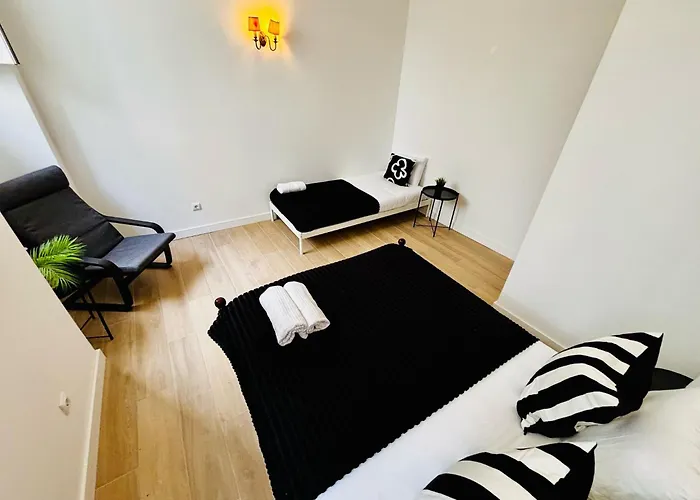 Location For Tourists, Centre *