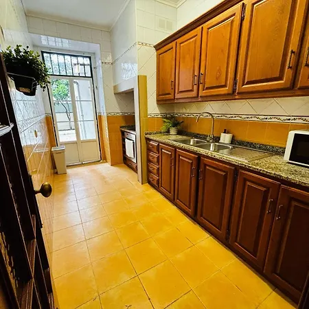 Location For Tourists, Centre Лиссабон