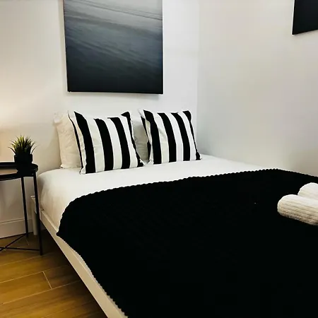 Хостел Location For Tourists, Centre *