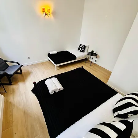 Location For Tourists, Centre *