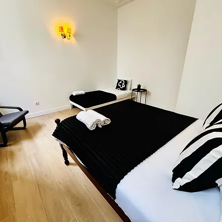 Location For Tourists, Centre *